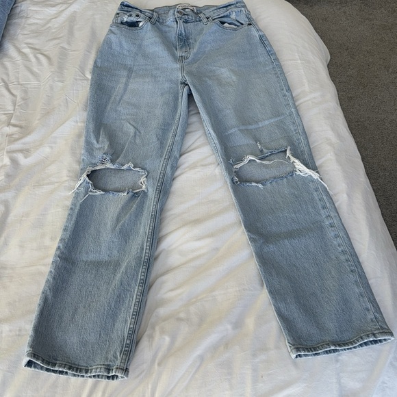 Abercrombie & Fitch - Curve Love Ultra High Rise 90s Straight Jean - Picture 4 of 5